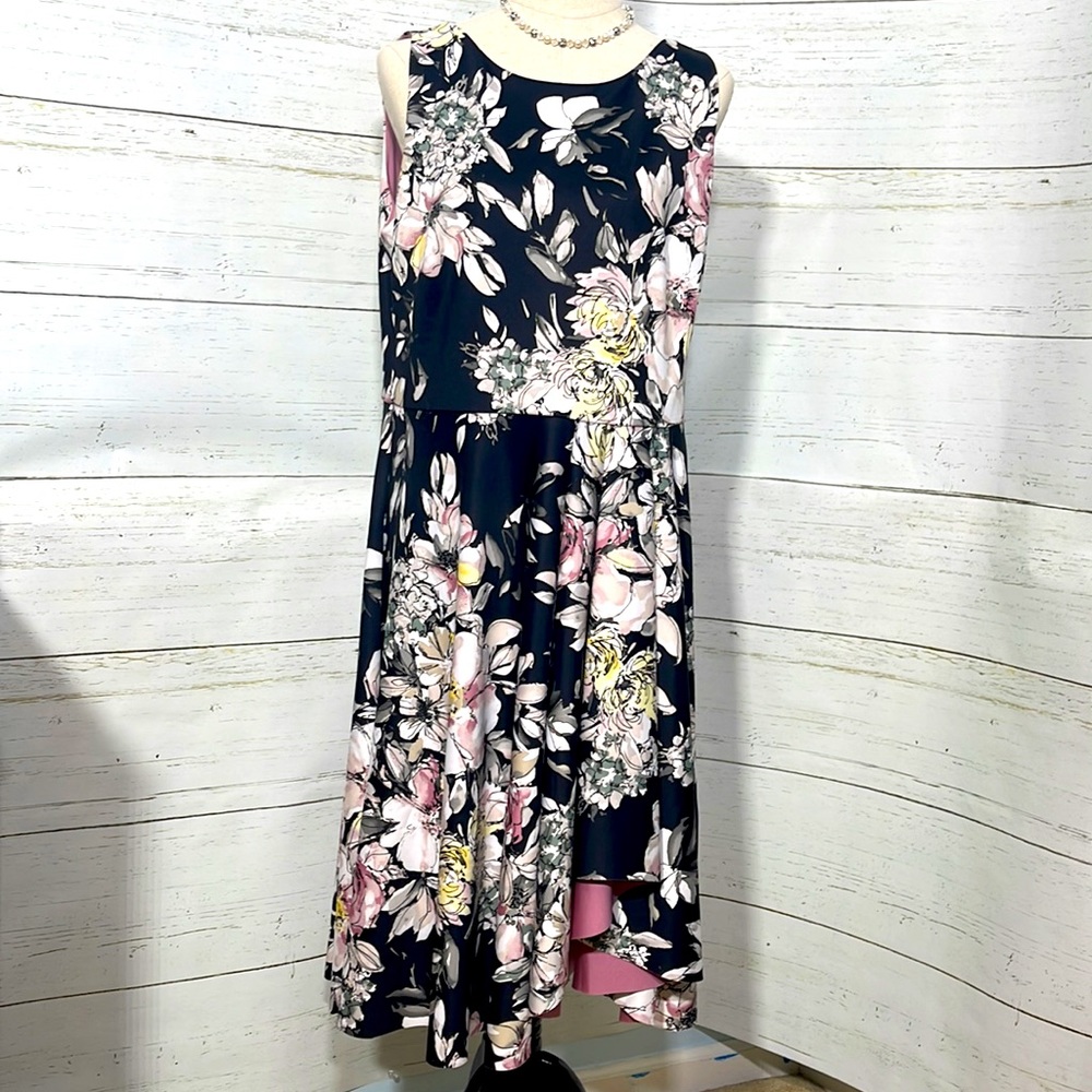 WHITE HOUSE BLACK MARKET New with Tags Floral Midi Dress with Pleated Ruffle Hem